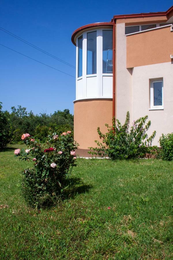 Nadalina Apartment Kastel Stari Exterior photo